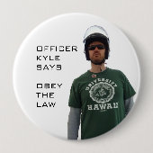 Kyle役人 缶バッジ (正面)