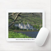 Kylemore Abbey, Connemara, County Galway マウスパッド (マウス)