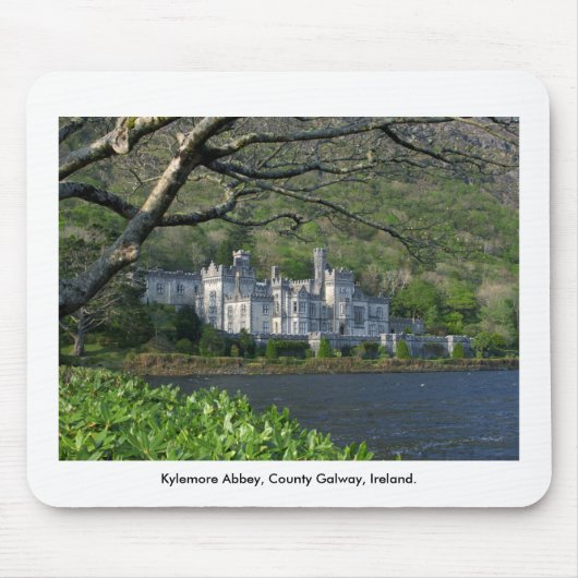 Kylemore Abbey, Connemara, County Galway マウスパッド (正面)