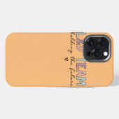 L&Dチームは未来を担う iPhoneケース (裏面横)