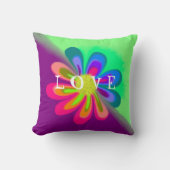 L O V Eフラワー クッション (正面)