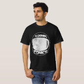 La camiseta oscura de Kosmik Cómics Tシャツ (正面フル)