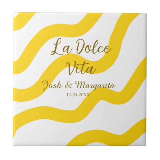 La Dolce Vita yellowのカップル結婚の名前の日付glit タイル (正面)