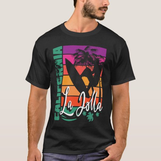La Jolla California Retro Sunset Beach Surfer Souv Tシャツ (正面)