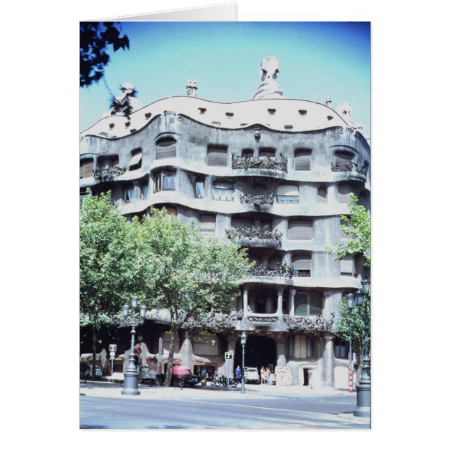 La Pedreraか家Mila 1905-10年 (正面)