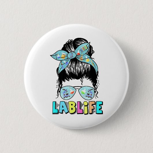 Lab Life Messy Bun Lab Week 2025メディカルラボサイエン 缶バッジ (正面)