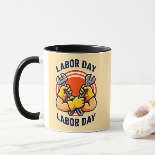 Labor Day Strong Worker Hands Tools Design マグカップ (ドーナツ)