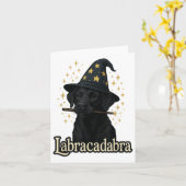 Labracadabra おもしろい Black Lab Dog Wizard Halloween カード (黄色い花)