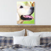 Labrador And Butterfly Throw Pillow キャンバスプリント (インサイチュ (寝室))
