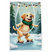 Labrador Retriever Ice Skating Christmas Painting ミディアムペーパーバッグ (正面)