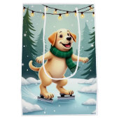Labrador Retriever Ice Skating Christmas Painting ミディアムペーパーバッグ (裏面)