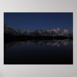 Lac de Cheserys by night フランスの Alps ポスター