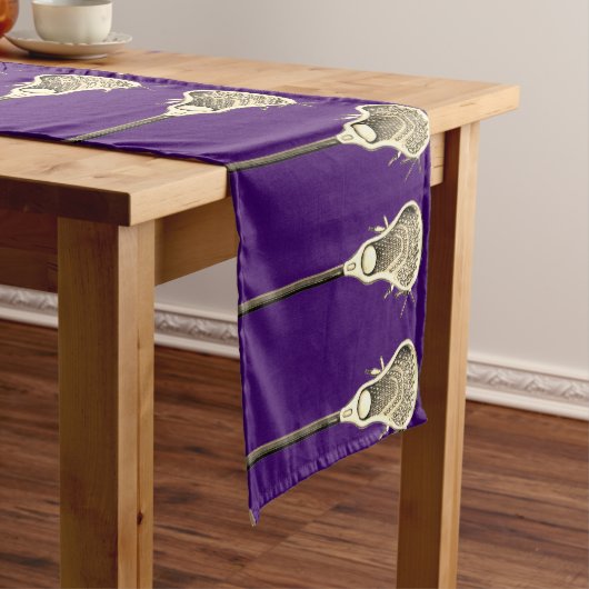 Lacrosse Team Purple Short Table Runner ショートテーブルランナー (インサイチュ)
