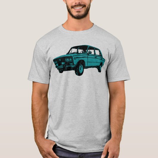 Lada。 ロシアのな車 tシャツ (正面)