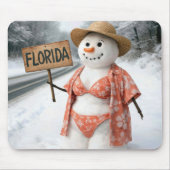 Lady Snowman Hitchhiking with a Florida Sign マウスパッド (正面)