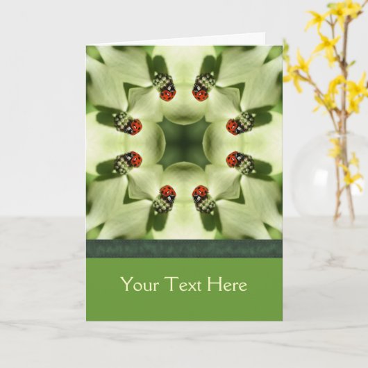 Ladybug万華鏡のように千変万化するパターン自然フォトカード カード (黄色い花)