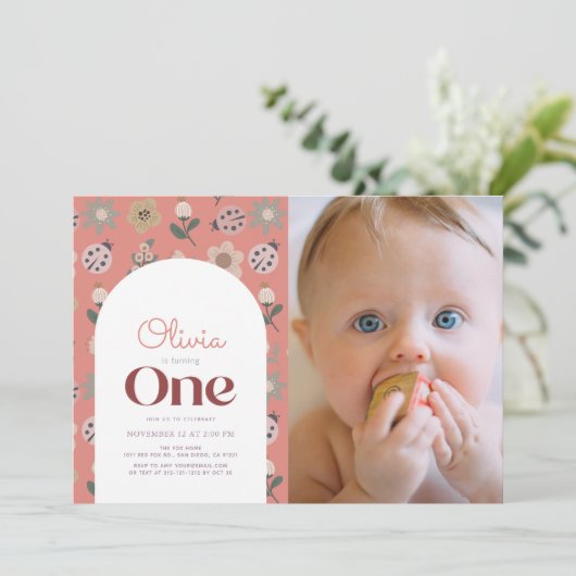 Ladybug & Flower Arch Pink 1st Birthday写真 招待状 (スタンド正面)