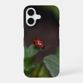 Ladybug on Flowers iPhone 16ケース (裏面)