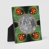 Ladybug On Leaf自分の写真を作成 フォトプラーク (正面)