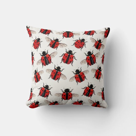 Ladybug Pattern クッション (正面)