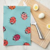 Ladybugs、青い背景、シームレス魅力的なパターン キッチンタオル (四つ折り)