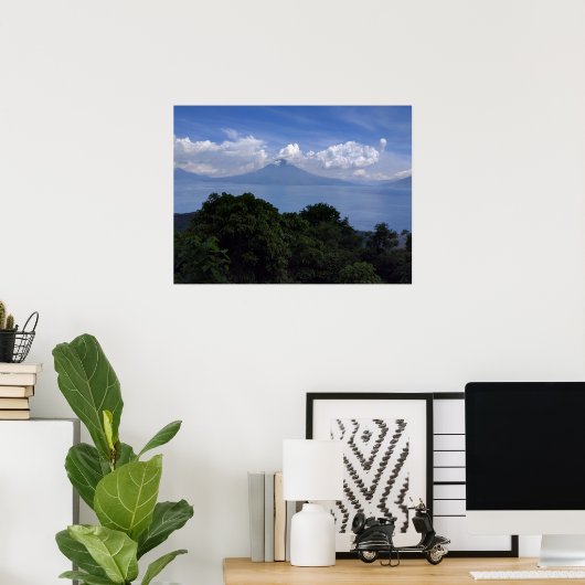 Lake Atitlan Volcanoes ポスター (ホームオフィス)