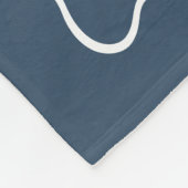 Lake Blue Wavy Border Monogrammed フリースブランケット (角)
