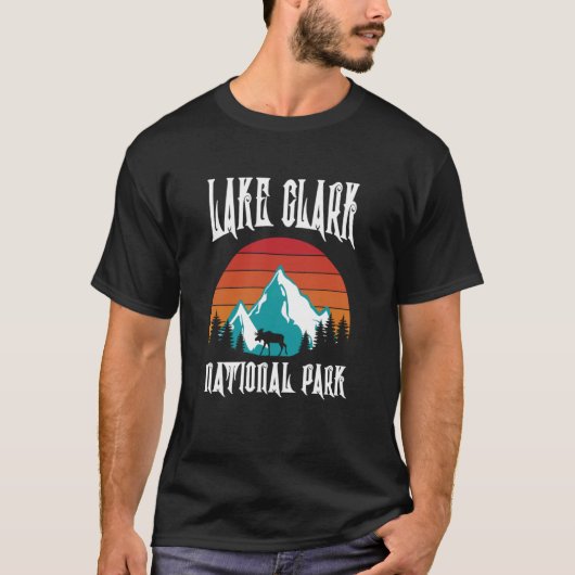 Lake Clark National Park Hiking Vacation Tシャツ (正面)