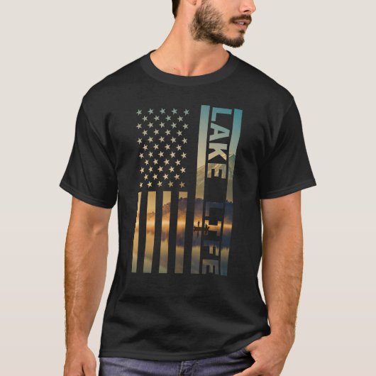 Lake Life American Flag Dock Sunset Wakeboarder Po Tシャツ (正面)