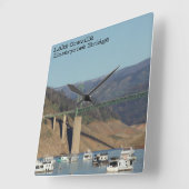 Lake Oroville & Enterprise Bridgeの写真（24時間対応）。 スクエア壁時計 (傾斜)