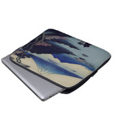 Lake, Pine and Mountain - Japan ラップトップスリーブ (正面下部)
