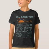 Lake Shift Lake Life Funny Boating  Tシャツ (正面)
