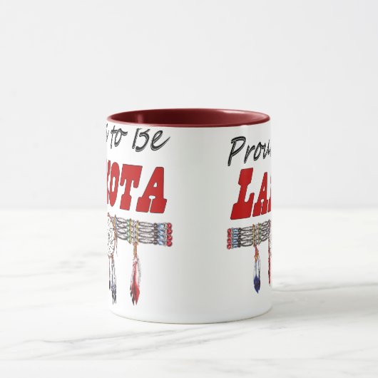 Lakotaのコーヒー・マグがあること誇りを持った マグカップ (中央)
