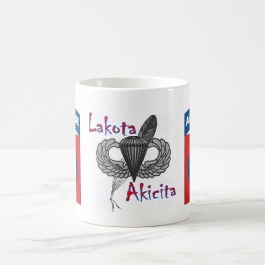 Lakota Akicitaのマグ コーヒーマグカップ (中央)