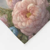 Lamb with a crown on a throne フリースブランケット (角)