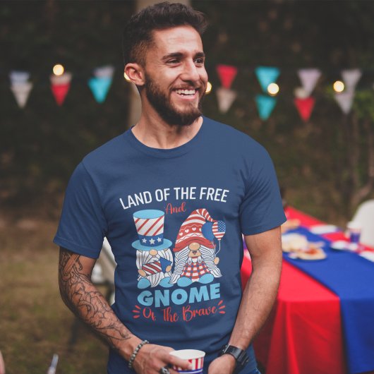 Land of the Free and Gnome of the Brave Tシャツ
