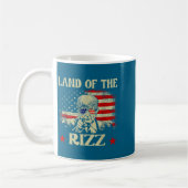 Land Of The Rizz Funny Patriotic Trump 4th Of July コーヒーマグカップ (左)