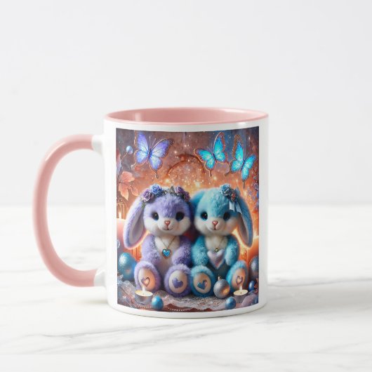 Lapins en peluche bleus et violets avec cœurs. マグカップ (左)