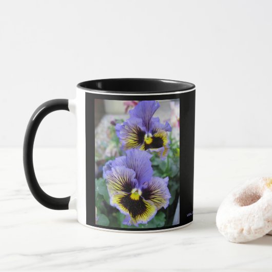 Large Purple Pansies Mug 11 oz マグカップ (ドーナツ)