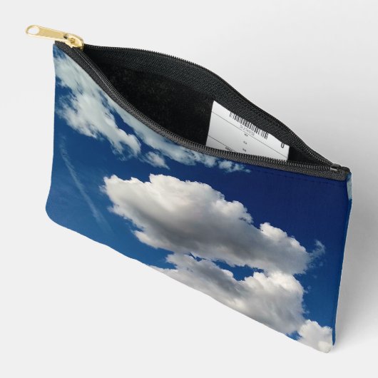 Large soft clouds アクセサリーポーチ (見開き)