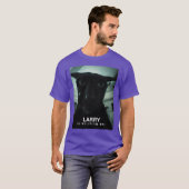 LARRYがあなたを見張ってる 面白いギフト Tシャツ (正面フル)