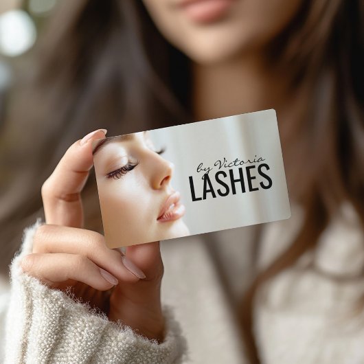 Lash Extensionsまつ毛の女性プロフィール写真 名刺