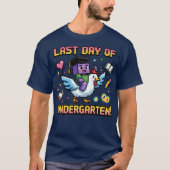 Last Day of Kindergarten Funny Chicken Pixel Art K Tシャツ (正面)