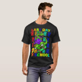 Last Day Of School Funny Dinosaur Last Day Teacher Tシャツ (正面フル)