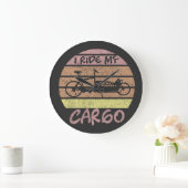 Lastenrad im Sonnenuntergang, Retro, Cargobike ラージ壁時計 (ホーム)