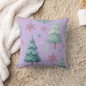 Lavender Christmas Tree and Snowflake Throw Pillow クッション (ブランケット)
