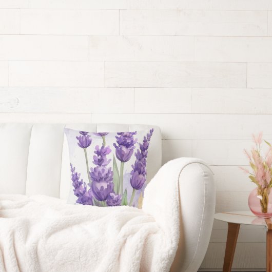 Lavender Flower Throw Pillow | Soft Purple Floral  クッション (ソファ)