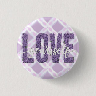 Lavender “Love Yourself” Floral Text Design 缶バッジ