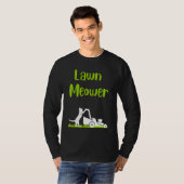 Lawn mowing standing cat cutting grass meowing pun tシャツ (正面フル)