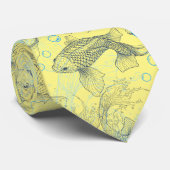 Layering Fishes Pattern 02.Dark blue.b L Yellow BG ネクタイ (ロール)
